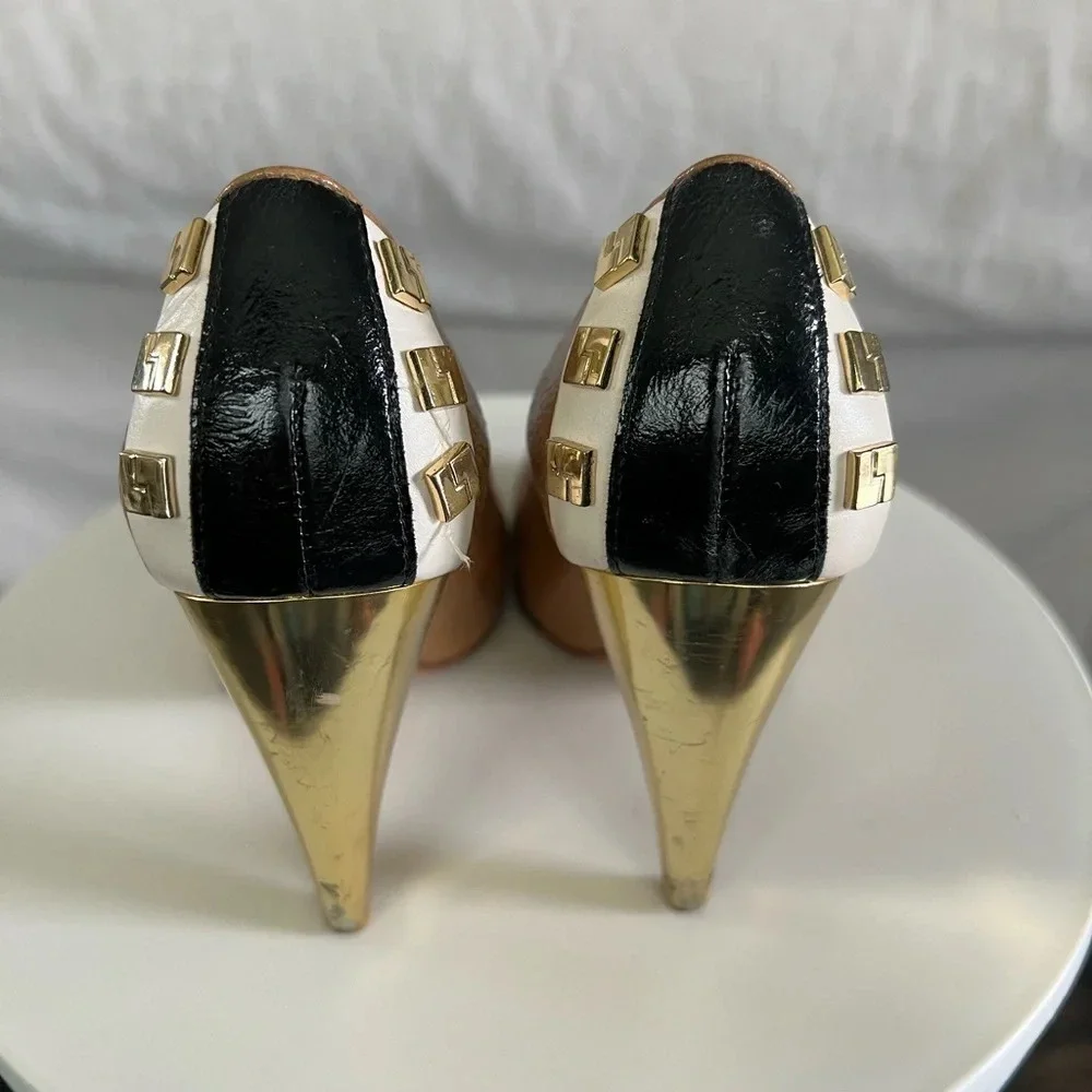 Women’s L.A.M.B. Davin Camel Patent Leather Tan Heels Pumps Gold Heel 2 Tone 5.5